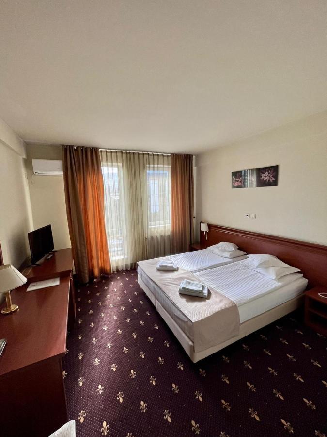 Hotel Seven Cluj-Napoca Extérieur photo