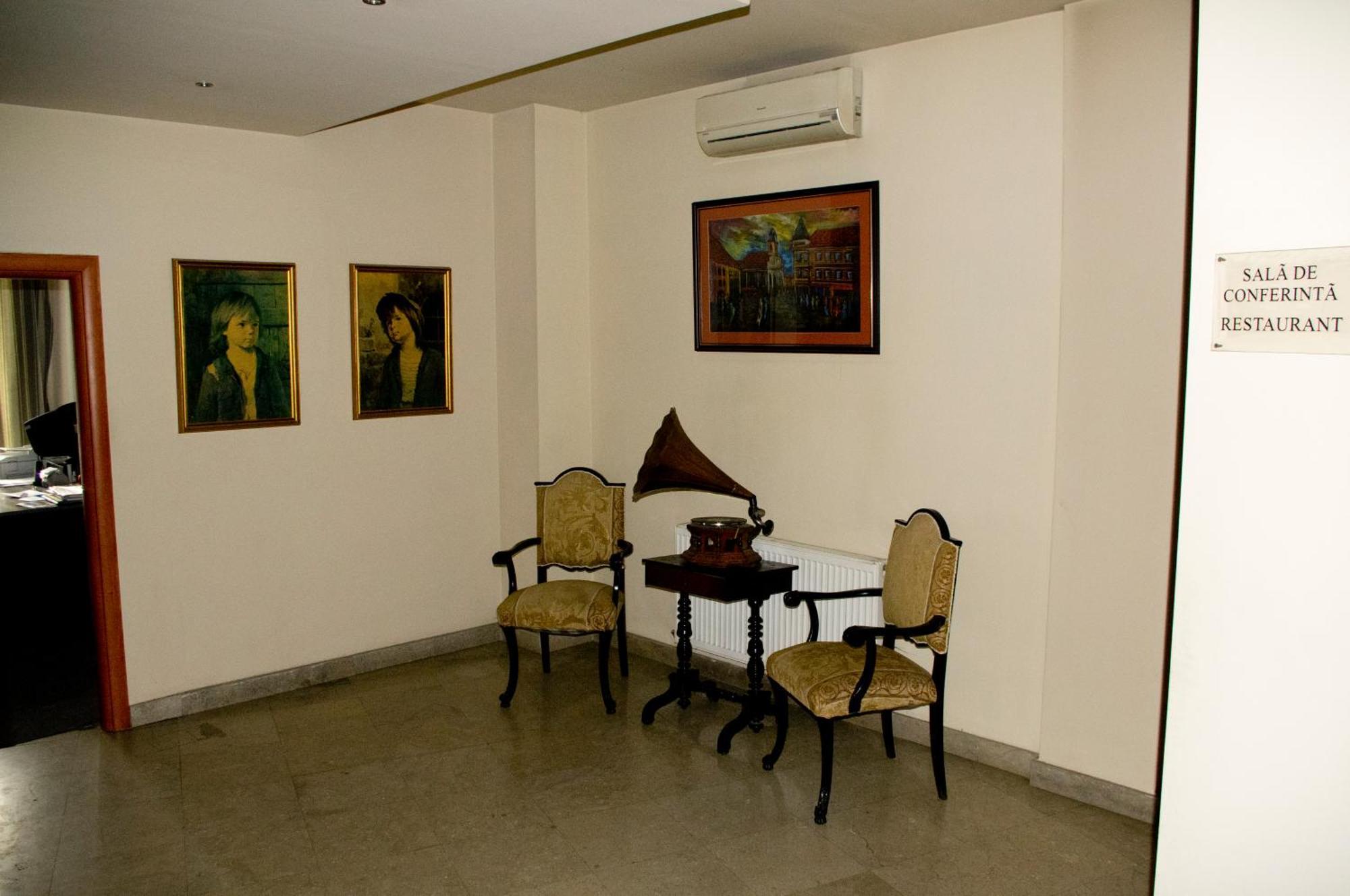 Hotel Seven Cluj-Napoca Extérieur photo