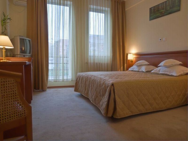 Hotel Seven Cluj-Napoca Extérieur photo