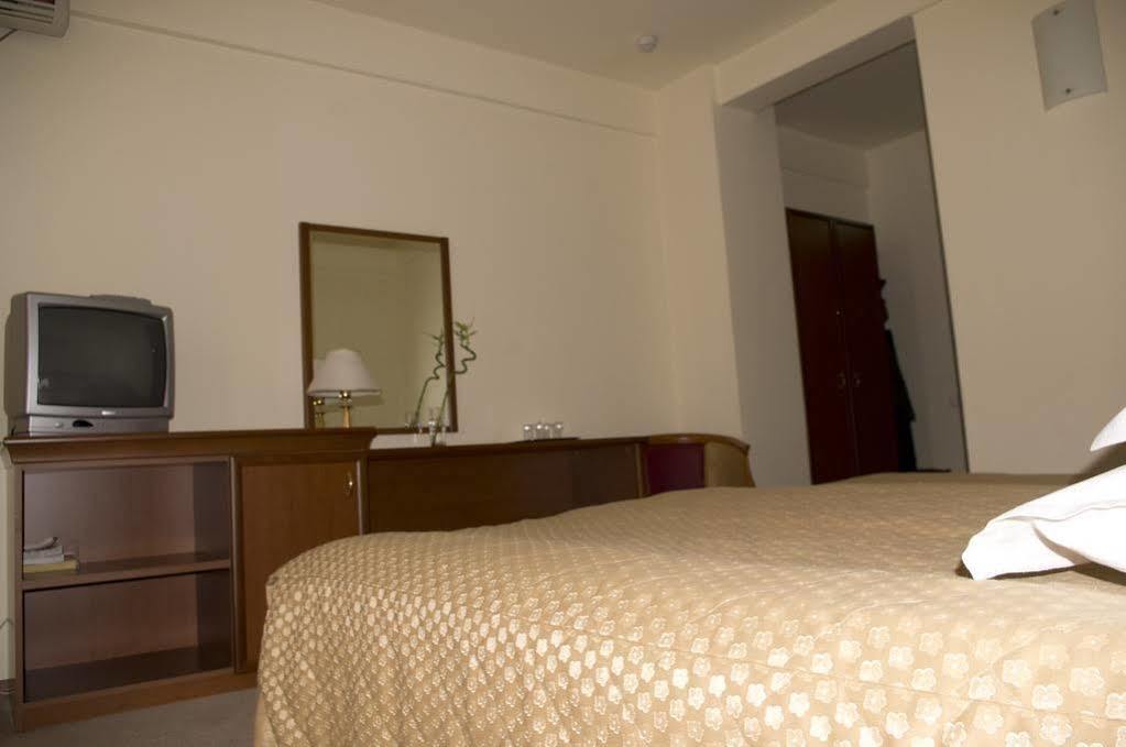 Hotel Seven Cluj-Napoca Extérieur photo