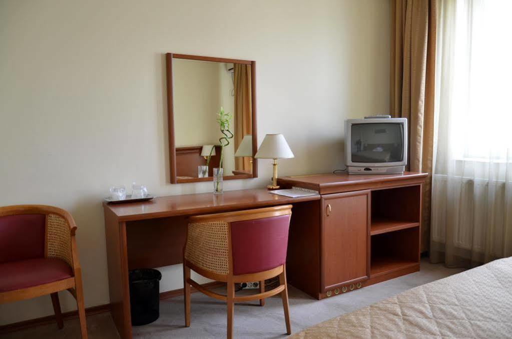 Hotel Seven Cluj-Napoca Extérieur photo