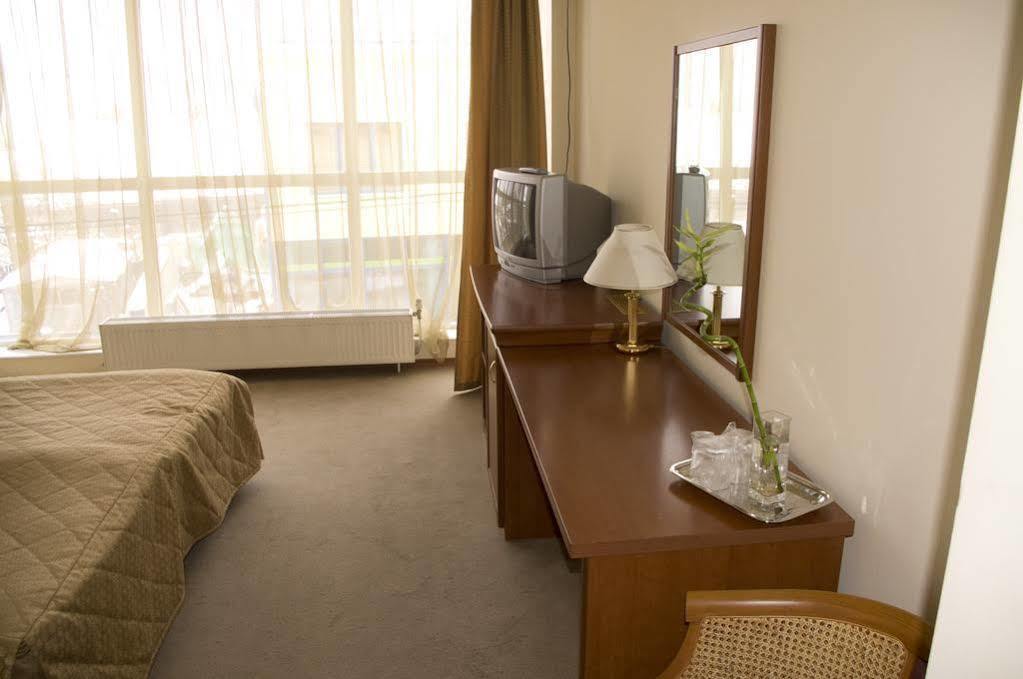 Hotel Seven Cluj-Napoca Extérieur photo