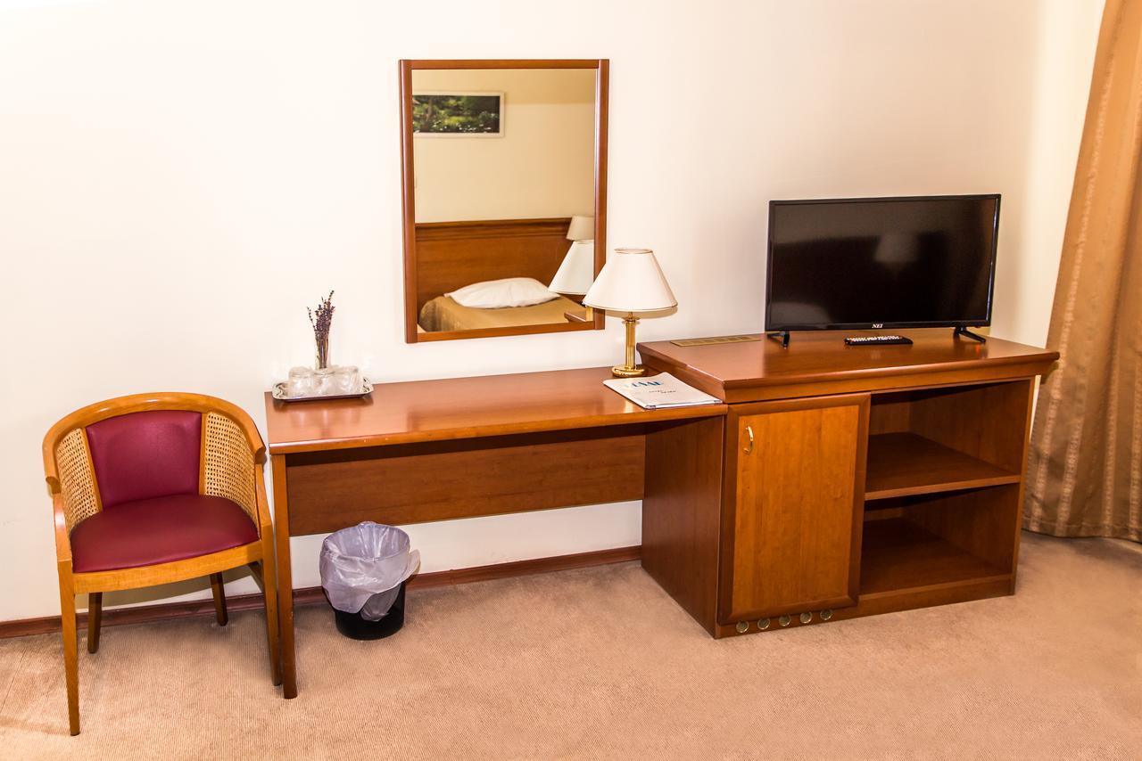 Hotel Seven Cluj-Napoca Extérieur photo