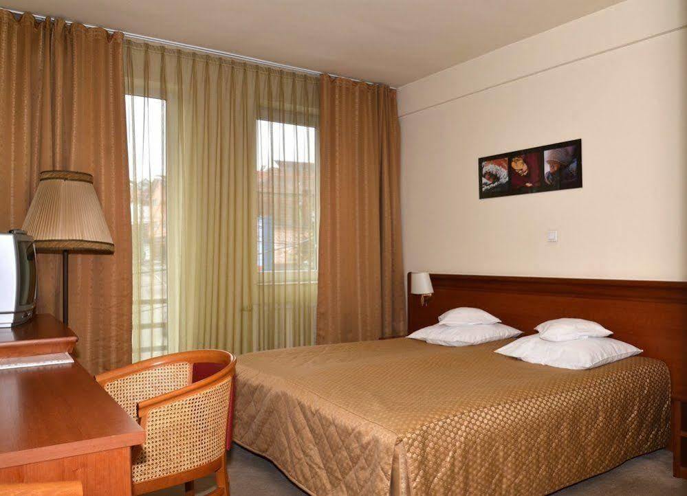 Hotel Seven Cluj-Napoca Extérieur photo