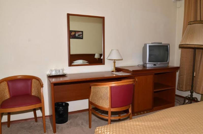 Hotel Seven Cluj-Napoca Extérieur photo