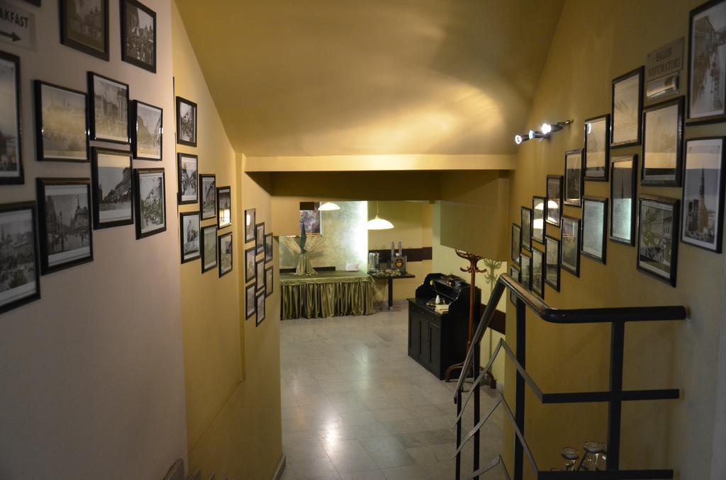 Hotel Seven Cluj-Napoca Extérieur photo